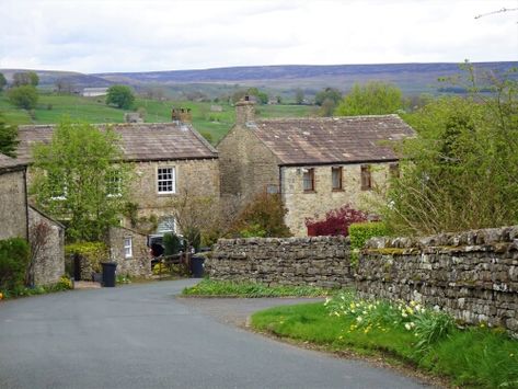 Yorkshire Dales National Park, England Travel Guide, Self Catering Cottages, Famous Waterfalls, British Countryside, Yorkshire Dales, Village Life, England And Scotland, Beautiful Villages