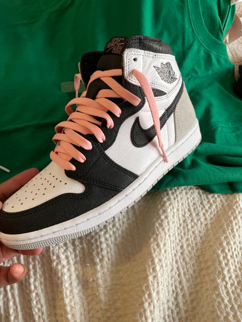 Bleached Coral Jordan 1, Jordan 1 Pink, Coral Outfit, Bleached Coral, Coral Lace, Cute Fit, Fit Inspo, Nike Air Force Sneaker, Fitness Inspo