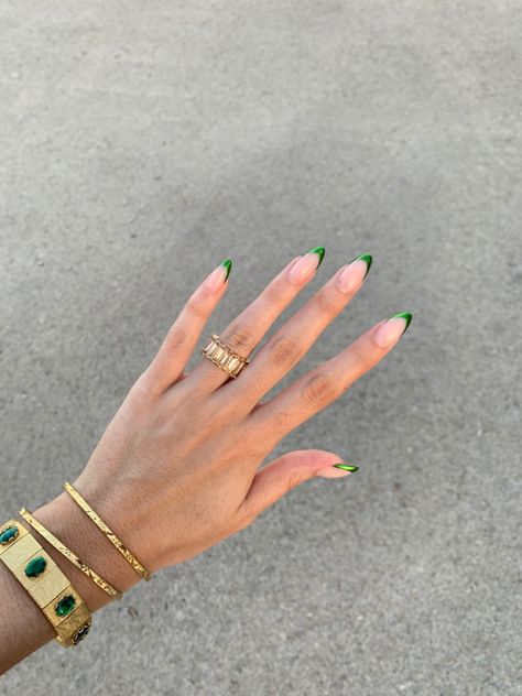 Green Almond Tip Nails, Trending Green Nails, Dark Green Chrome French Tip Nails, Emerald Green Tips Nails, Green Tips Acrylic Nails, French Tip Acrylic Nails Almond Color, Metallic Green French Nails, Emerald Green French Tip Nails Almond, French Nails Green Tips