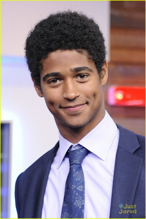 Dean Thomas Grew Up Good - reminds me of my boo in the winter Black Haired Actors, Dimples Men, Men With Dimples, Alfred Enoch, Dean Thomas, Younger Sibling, Frodo Baggins, Black Actors, Tv Movies