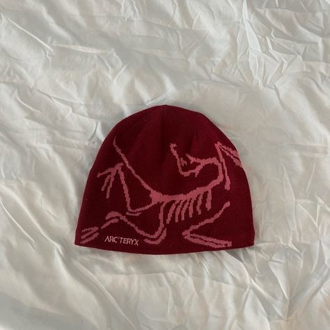 Arcteryx Beanie Arcteryx Bird Head Toque, Arc Teryx Beanie, Arc’teryx Beanie, Arc’teryx Outfit, Arcteryx Beanie Outfit, Cute Outfits With Beanies, Arcteryx Hat, T Shirt Over Long Sleeve, Arcteryx Beanie