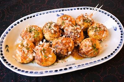 Fried Octopus, Octopus Balls, Japanese Sauce, Fried Calamari, King Food, Dumpling Recipe, Balls Recipe, Calamari, Seafood Dishes