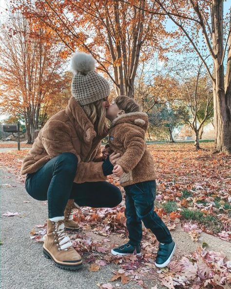 cozy fall & winter jackets for mom & kids // winter boots & hats Solly Baby Wrap, Kids Winter Outfits, Cella Jane, Kids Winter Fashion, Kids Gear, Best Black Friday, Mom Kid, Black Friday Shopping, Winter Clothes