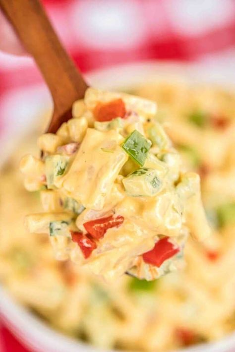 Mac & Cheese Pasta Salad - Plain Chicken Mac And Cheese Pasta Salad, Macaroni Salad Recipe With Cheese, Cheese Pasta Salad, Kraft Mac And Cheese Recipe, Gourmet Mac And Cheese, Mac And Cheese Pasta, Delicious Pasta Salad, Pasta With Mayonnaise, Kraft Mac N Cheese