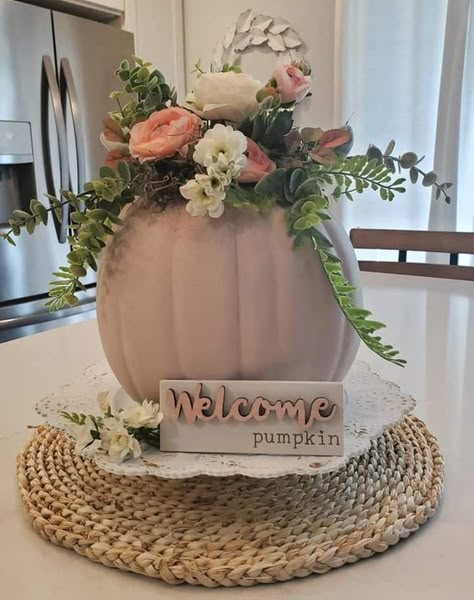 Pumpkin Themed Baby Shower Ideas, Baby Shower Little Pumpkin, Pumpkin Theme Baby Shower, November Baby Shower, Lil Pumpkin Baby Shower, Pink Pumpkin Baby Shower, Shower 2023, Baby Shower For Girl, October Baby Showers