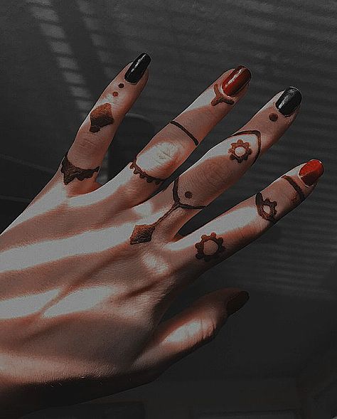 Valorant Aesthetic, Henna Aesthetic, Fade Valorant, Boxing Tattoos, Faded Tattoo, Faded Nails, Valorant Art, Hand And Finger Tattoos, Henna Tattoo Hand