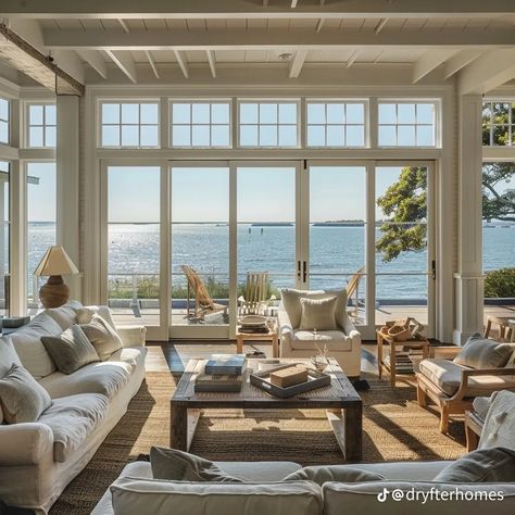 Beach House Interior Living Room, Coastal Sunroom, Beach House Office, House In The Hamptons, Vintage Bedroom Styles, Lake House Living Room, Conservatory Design, Lake House Interior, Coastal House Plans