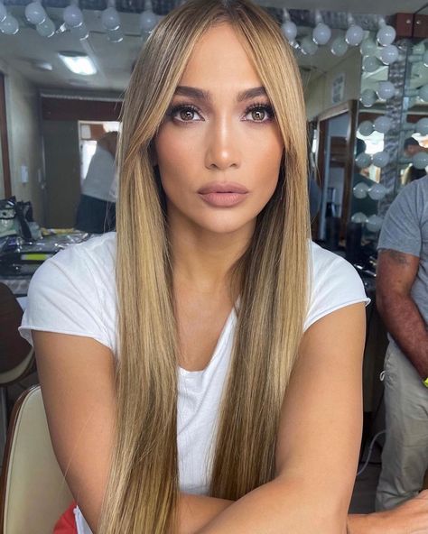 Jennifer Lopez's New Curtain Bangs Couldn’t Be More Chic Jlo Curtain Bangs, Celeb Hairstyles, Jlo Hair, Jennifer Lopez Hair, Sport Hair, Beautiful Haircuts, Celebrity Hair Stylist, Long Hair With Bangs, Haircuts With Bangs