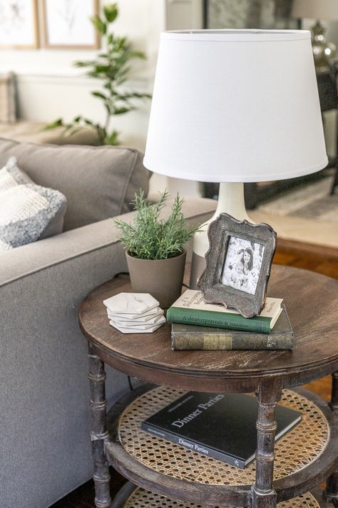 Simplified Decorating: How to Style End Tables - Bless'er House Blesser House, Living Room End Table Decor, Decorating End Tables, Side Table Decor Living Room, Sala Vintage, Side Table Styling, Small End Tables, Side Table Decor, Table Decor Living Room