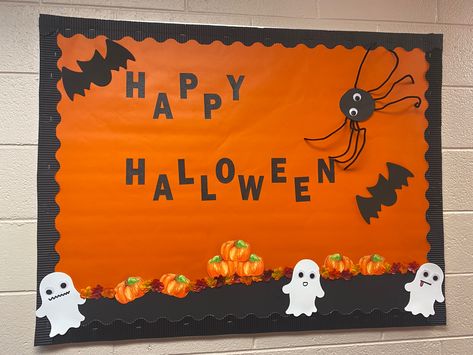 Halloween Classroom Decorations, Halloween Bulletin Boards, Fall Bulletin Boards, Ra Bulletin Boards, Halloween Classroom, Board Decoration, Classroom Bulletin Boards, Bulletin Boards, Classroom Decorations