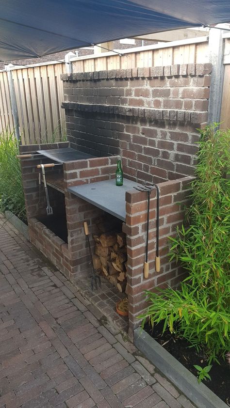 Brick Built Bbq, Brick Grill, Brick Bbq, Outdoor Barbeque, Diy Bbq, Bbq Grill Design, Outdoor Bbq Kitchen, Brick Kitchen, Backyard Kitchen