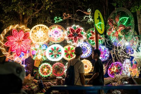 The story of the Filipino Christmas parol and how to make one - Washington Post Paskong Pinoy, Christmas Parol, Filipino Christmas, Spanish People, Holiday Symbols, Angler Fish, Christmas Merry, Tech Gifts, Paros