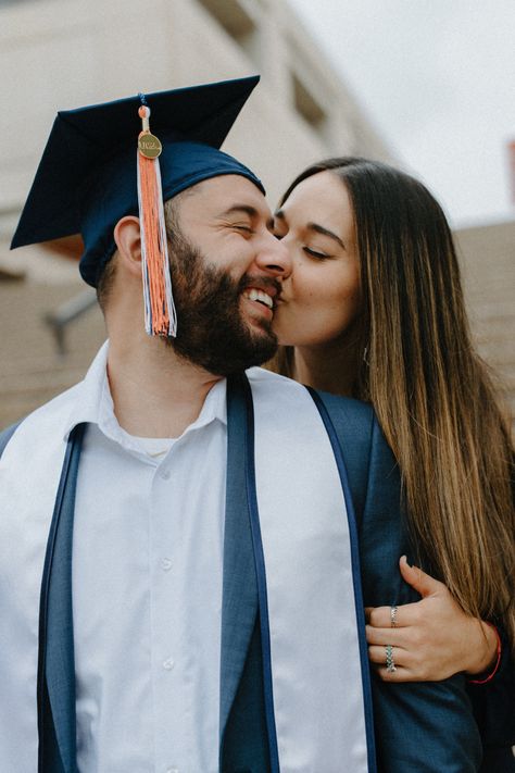 Husband Graduation Pictures, Graduation Boyfriend Pictures, Graduation Picture With Husband, Boyfriend Graduation Pictures, Grad Pic Ideas For Guys, Graduation Picture Poses With Boyfriend, Male Graduation Photoshoot, Man Graduation Pictures, Couples Graduation Photos