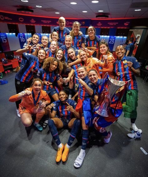 Arsenal Football Team, Barca Team, Barcelona Pictures, England Ladies Football, Cute Football Players, Barcelona Players, Barcelona Soccer, Barcelona Football, Arsenal Football