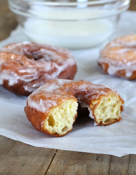 Gluten Free Crullers - Gluten Free on a Shoestring Gluten Free On A Shoestring, Mochi Donut, Gluten Free Doughnuts, Biscuit Donuts, Mix Chocolate, Gluten Free Carrot Cake, Sugar Free Baking, Gluten Free Biscuits, Gluten Free Donuts