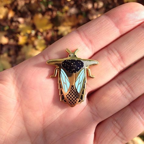 67 Likes, 4 Comments - Julia Kisselmann (@juliakisselmann) on Instagram: “New beetle pin 🐞 #beetle #emamelpins #insect #badge #hardenamelpin #hardenamel #accessories #brooch…” Art Business Ideas, Bug Gifts, Random Vibes, Creepy Crawlers, 2022 Art, Enamel Badges, Beetle Bug, Beautiful Bugs, Pretty Pins