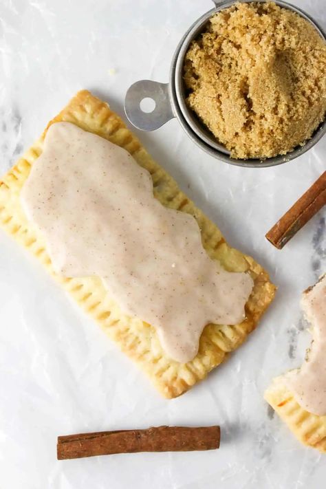 Homemade Brown Sugar Cinnamon Pop Tarts Brown Sugar Cinnamon Pop Tarts, Cinnamon Pop Tarts, Brown Sugar Pop Tarts, Premade Pie Crust, Poptart Recipe, Store Bought Pie Crust, Pie Pops, Homemade Pie Crusts, Homemade Breakfast