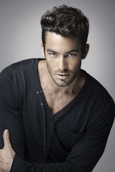 : Aaron Diaz : ..... ...... ...... ...... ☆☆ Things to Wear ☆☆ Aaron Diaz, Latin Men, Latino Men, Six Feet Under, Male Face, Man Crush, Good Looking Men, Male Beauty, Male Models