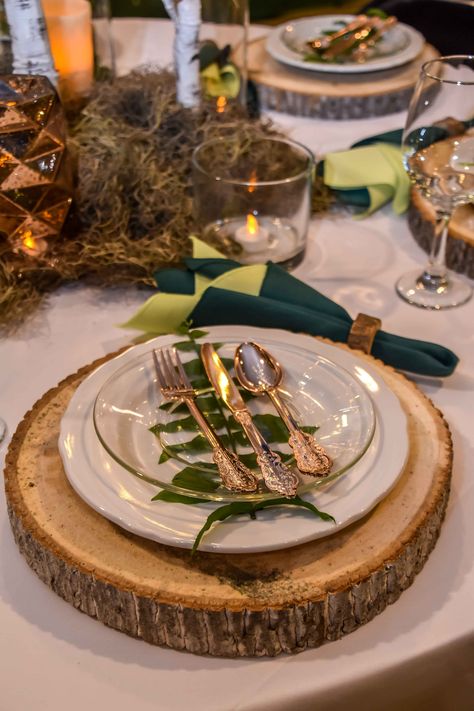 Forest Wedding Plate Setting, Enchanted Forest Wedding Place Setting, Enchanted Forest Place Setting, Forest Theme Table Setting, Forest Wedding Place Setting, Fantasy Dinner Table, Woodsy Party Theme, Fantasy Table Setting, Simple Prom Themes