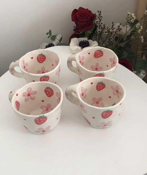 Painting Mugs Ideas Aesthetic, Pottery Painting Ideas Pink, Strawberry Ceramic Mug, Painting Pottery Mug Ideas, Strawberry Mug Pottery, Pottery Mug Ideas Paint, Matching Pottery Painting Ideas, Hello Kitty Pottery Painting, Aesthetic Mug Design