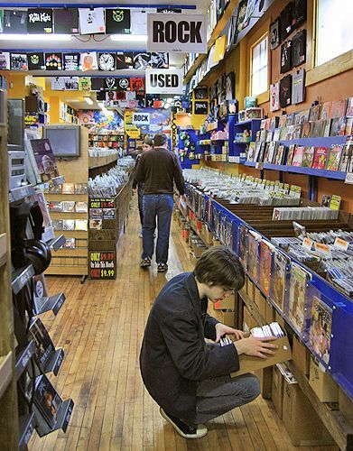 Cd Store, Vinyl Record Shop, Vinyl Record Store, Usa Pictures, Vinyl Store, Empire Records, Expensive Things, Record Stores, Live Sound