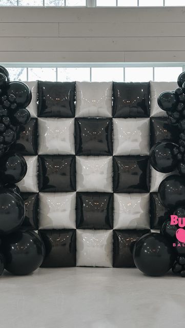 Bubble and Bash Co on Instagram: "Build a backdrop with me using the new @tuftexballoons squared mylars!   This set up was for the @misstomrsbridalmag launch party. It was cool as is but after @memorymakerphotobooth set up their Photo Booth equipment and props it was next level!   I used @protapes double sided tape roll to attach the squared balloons. Two 4” pieces between each balloon.   #balloon #balloons #balloonart #balloonartist #balloondecor #balloondecoration #balloonstylist #balloondecorator #smallbusiness #smallbusinessowner #womenownedbusiness #PartyRentals #EventDecorRentals #EventDecor #PartyDecor #PartyDecorRentals #BalloonTutorial #ballooninspo #WeddingBalloons #WeddingShowerBalloons #Wedding #WeddingVenue" Mylar Photo Backdrop, Square Foil Balloon Backdrop, Mylar Balloon Wall, No Balloon Backdrop, Unique Balloon Ideas, Square Balloon Backdrop, Square Backdrop With Balloons, Black Balloon Wall, Foil Balloon Wall