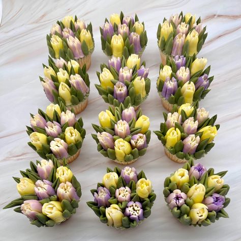 🌷🌷🌷TULIPS🌷🌷🌷 💐 Bunches and bunches of tulips! But they're not real flowers - they're buttercream flower cupcakes, of course (so not only are they stunning to look at but they are so delicious, too!). 🧁 #calgarycupcakes #russianpipingtips #flowercupcakes #yyccupcakes PS - Learn how to use russian piping tips with me at my November workshop at Greenbriar Market + Refillery Tulip Russian Piping Tip, Buttercream Flowers Cupcakes, Russian Piping Tips, Piping Tips, Flower Cupcakes, Buttercream Flowers, Birthday Flowers, Birthday Cupcakes, Real Flowers