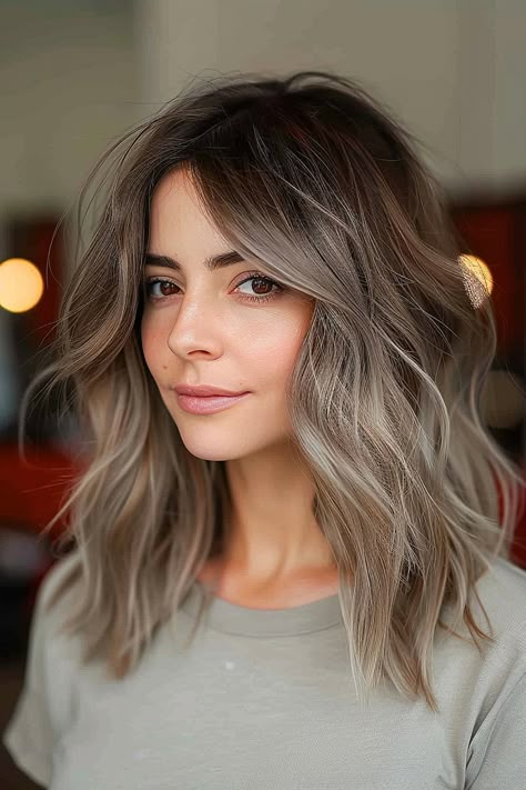 Collar Bone Haircut Thick Hair, Shaggy Textured Hair, Thick Hair Mid Length, Mid Length Haircut Thick Hair, Midi Length Hair, 2024 Summer Hair, Collar Bone Length Hair, Lob Haircut Thick Hair, Medium Choppy Hair