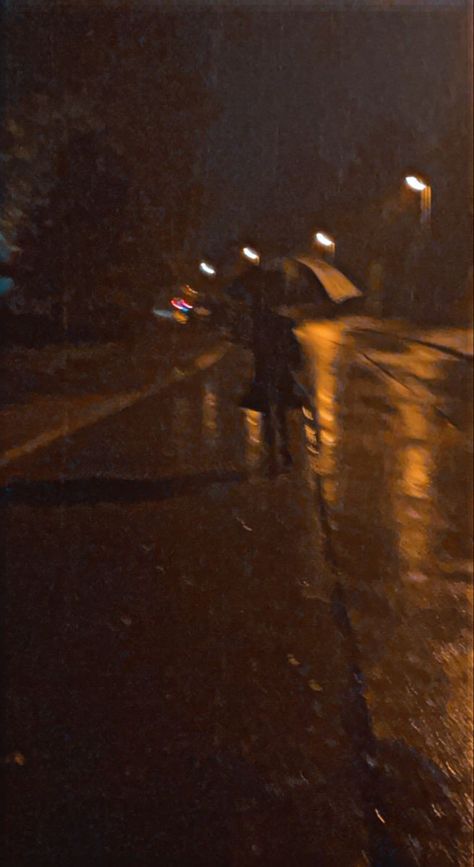 Rain At Night, Rain Thunder, Thunder Storm, Rain Aesthetic, Rainy Night, Girl Running, In The Rain, The Rain, At Night