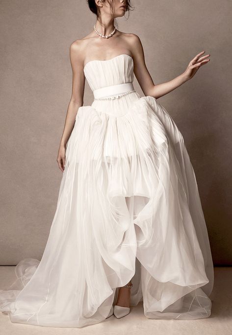 Danielle Frankel Fall 2022 Bridal #daniellefrankel #daniellefrankel2022 #fashion #moda #dress #vestido #gown #weddingdress #whitedress #bride #bridal #vestidodenoiva #vestidobranco #whitegown Wednesday Dresses, Harriet Bra, Dream Elopement, Evermore Fashion, Danielle Frankel, Plain Wedding Dress, Elopement Ideas, Bridal Inspo, Wedding Dreams