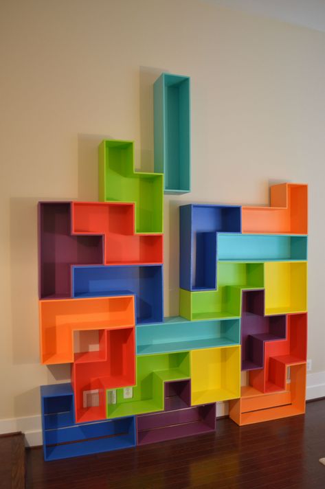 Tetris shelving Diy Tetris, Tetris Wall, Colorful Bookshelf, Geek Home Decor, Nerd Home, Alcove Shelving, Geek Room, Decor Shelves, Small Kids Room