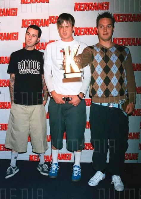 2000s Pop Punk Aesthetic, 2000 Fashion Men, Skater Boy Outfits 90s, 2000s Fashion Men, Pop Punk Aesthetic, 90s Men Fashion, Blink 182 Tom Delonge, Blink 182 Tom, Skater Boy Outfits