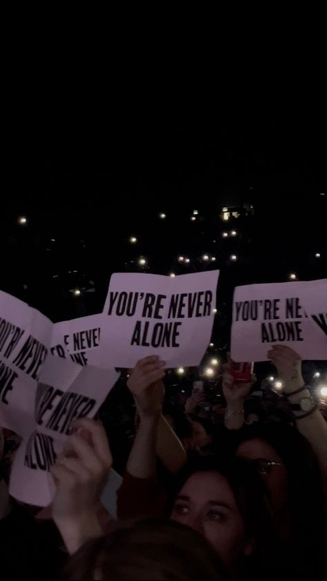 Concert Signs, Concert Vibes, Lewis Capaldi, Never Alone, Gracie Abrams, Stage Set, Fan Girl, Fangirl, Festival