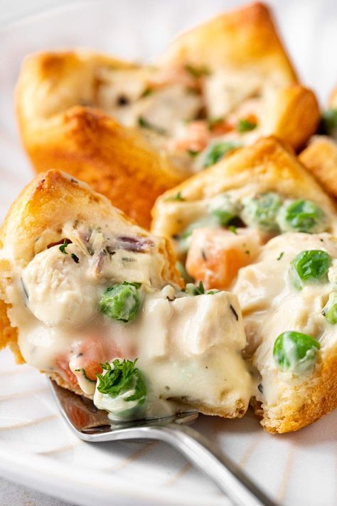 Mini Chicken Pot Pies are buttery pastry filled with creamy chicken and delicious mixed veggies, made into adorable single-servings. Pie Tartlets, Individual Chicken Pot Pies, Mini Pot Pies, Creamy Chicken Pot Pie, Mini Chicken Pot Pies, Chicken Pot Pies, Mixed Veggies, Pot Pies Recipes, Chicken Pot Pie Recipes