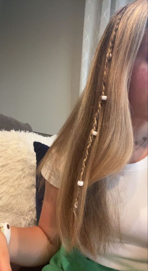 Preppy Hair Ideas, Preppy Summer Hairstyles, Hair Beads Hairstyles, Cute Preppy Hairstyles, Summer Camp Hairstyles, Preppy Hair Styles, Vsco Hairstyle, Hawaii Hairstyle, Preppy Hairstyle