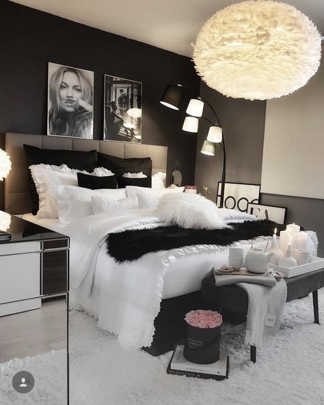 Glam Bedroom, Girl Bedroom Designs, Cozy Room Decor, Teen Bedroom Decor, Apartment Decorating, Girl Bedroom Decor, Stylish Bedroom, Room Makeover Bedroom, Cute Room Decor