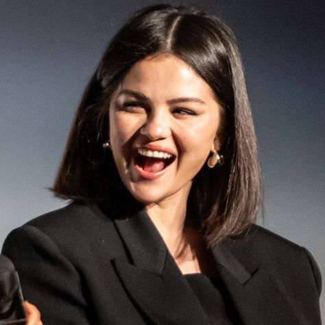 Selena Gomez Reveals a Surprise Fall Haircut I've Been Waiting to Try Selena Gomez Short Haircut, Selena Gomez Lob, Selena Gomez Bob Haircut, Selena Gomez Hair Short, Selena Gomez Bob, Fall Haircut, Selena Gomez Short Hair, Selena Gomez Hair, Fall Hair Cuts