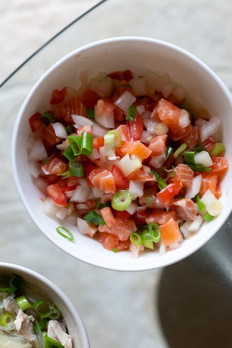 Lomi Salmon Recipe, Lomi Lomi Salmon Recipe, Lomi Lomi Salmon, Honolulu Food, Hawaiian Side Dishes, Luau Recipes, Lomi Salmon, Salted Salmon, Ivf Diet