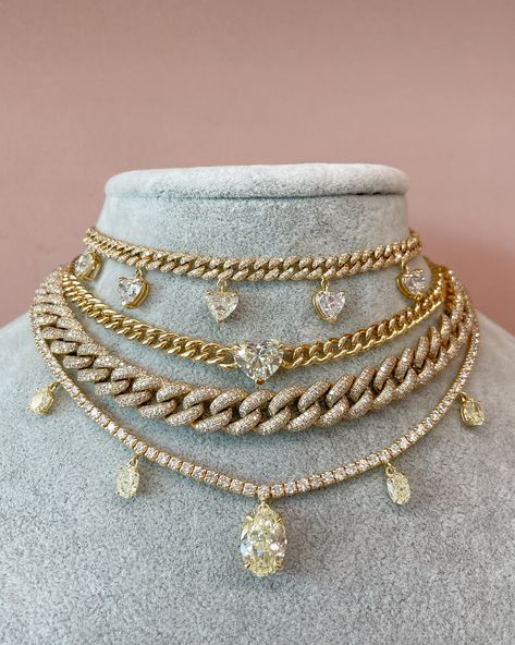 Shay Jewelry, Extra Jewelry, Big Energy, Bridal Jewelry Sets Brides, Earthy Outfits, Rhinestone Fashion, Diamond Choker, Diamond Jewel, Curly Hair Women