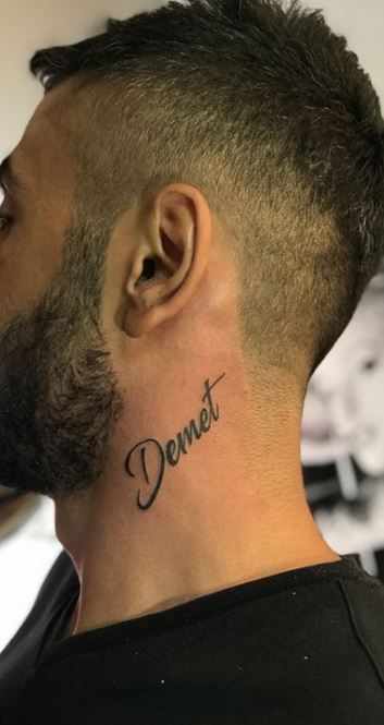 Neck Name Tattoos For Men, Cool Name Tattoos, Tattoo Designs On Neck, A Name Tattoo, Name Tattoos On Neck, Small Name Tattoo, Small Tattoo Ideas For Men, Name Tattoos On Arm, Nape Tattoo