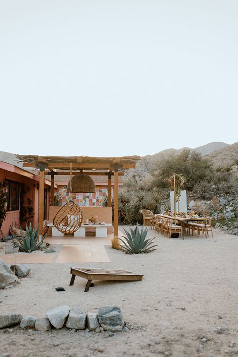 Desert Outdoor Shower Ideas, Desert Style Home Interior Design, Desert Ranch Aesthetic, Desert Spa Aesthetic, California Desert Home, Desert Outdoor Living, Desert Tiny Home, Desert Backyard Wedding, Desert Oasis Aesthetic