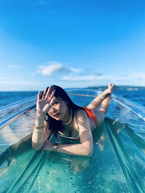 Boat Posing Ideas, Clear Kayak Pose, Boracay Pose Ideas, Crystal Kayak Pose Ideas, Kayak Photoshoot Ideas, Clear Kayak Photoshoot Ideas, Kayak Poses Photo Ideas, Boracay Photography Poses, Crystal Kayak Pose Boracay