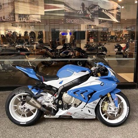 The blue and white look good together!👌🏆 Bmw Motorcycle S1000rr, Blue Motorcycle, Image Moto, White Motorcycle, Custom Street Bikes, Motorcross Bike, Bmw Sport, Bmw S 1000 Rr, Custom Sport Bikes