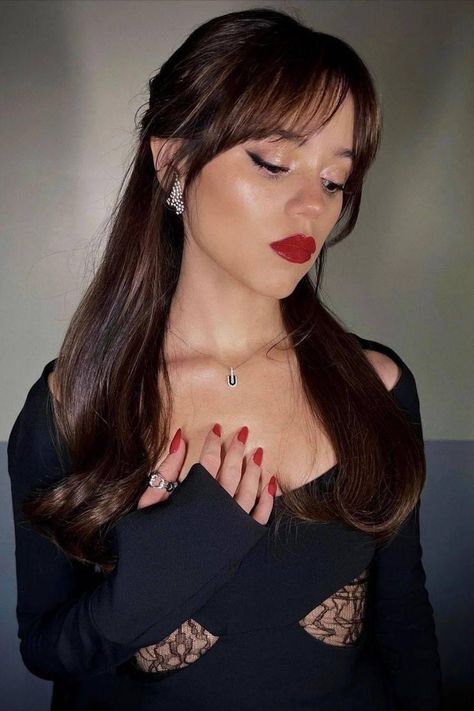 Haircuts For Long Hair, Formal Hairstyles, Red Lipstick, Jenna Ortega, Pretty Makeup, Hairstyles With Bangs, New Hair, Hair Lengths, Hair Inspo