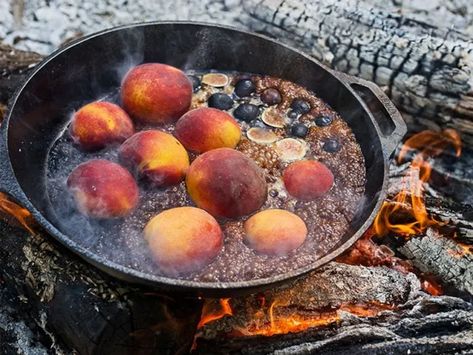 Francis Mallman Style, Francis Mallman, Charcoal Cooking, Cooking Over Fire, Open Fire Cooking, Camping Inspiration, Fire Food, Bbq Set, Camping Aesthetic