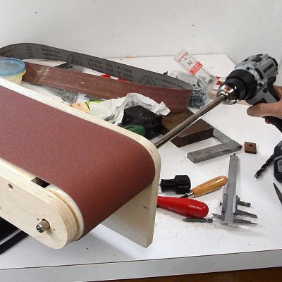 Homemade Outdoor Furniture, Diy Belt Sander, Best Random Orbital Sander, Homemade Lathe, Diy Belt, Diy Belts, Homemade Tables, Belt Sander, Wood Tools