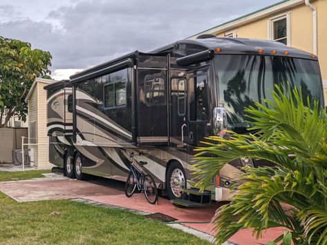 Several manufacturers have included bunkhouse floorplans in their Class A motorhome lineup. Check out the five best models on the market. 5 Best Class A Bunkhouse RV Motorhomes for Families #fulltimerv #fulltimerving #rvfulltime #classamotorhome #classarv #classabunkhouse Family Motorhome, Rv Floor Plans, Rving Full Time, Class A Motorhome, Rv Motorhomes, Class A Rv, Rv Types, Class A Motorhomes, Rv Lifestyle