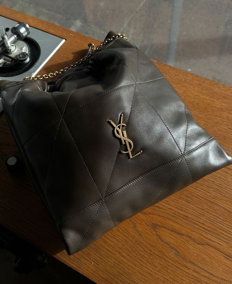 YSL Jamie 4.3 via @jessalizzi.  #isabeau #studios #fashion #luxury #handbag #lifestyle #handbags #ysl Zoe Kravitz, Rock Chic, Rosie Huntington Whiteley, July 28, Studio S, Fashion Luxury, Contemporary Fashion, Chain Strap, Fashion Statement