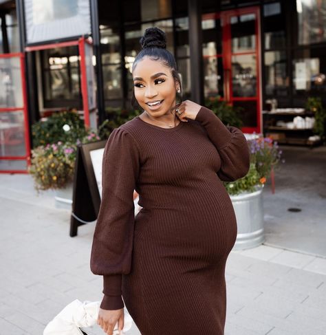 Stylish Maternity Outfits Black Women, Black Women Pregnant, Pregnancy Outfits Black Women, Maternity Outfits Black Women, Black Pregnant Women, Couple Chic, Bump Outfits, Cute Maternity Style, Pregnancy Slay