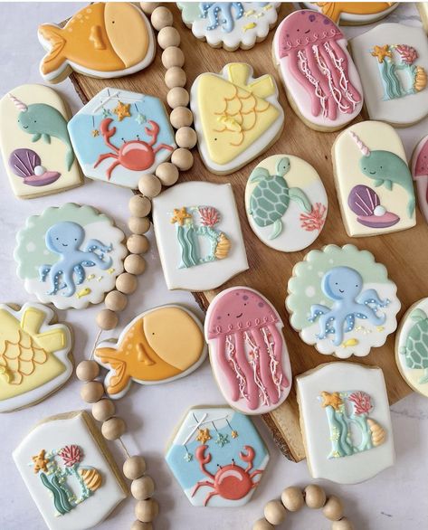 Under The Sea Creatures, Seashell Cookies, Beach Birthday Cake, Confetti Cookies, Mermaid Cookies, Sea Party Ideas, Royal Icing Sugar, Royal Iced Cookies, Cookies Theme